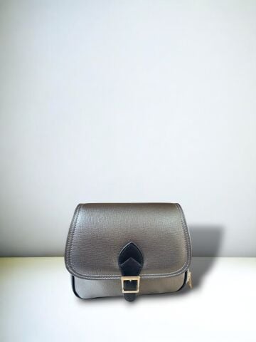 Önden Kapamalı Çanta