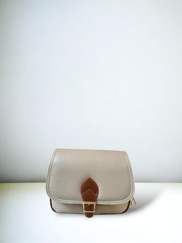 Önden Kapamalı Çanta