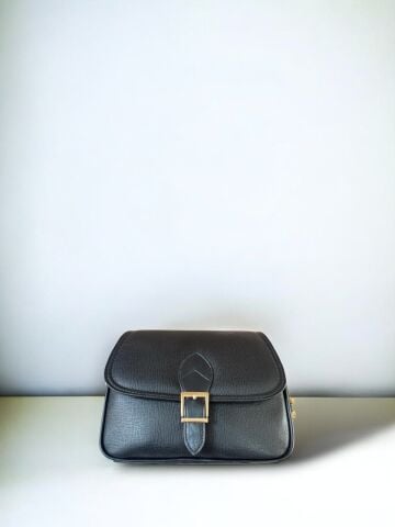 Önden Kapamalı Çanta