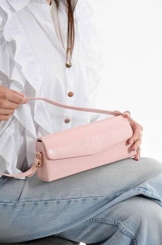 Sert Kapaklı El Çantası