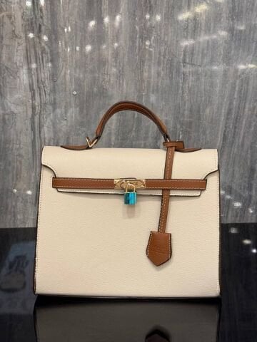 Kilit Askılı Premium Çanta