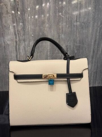 Kilit Askılı Premium Çanta