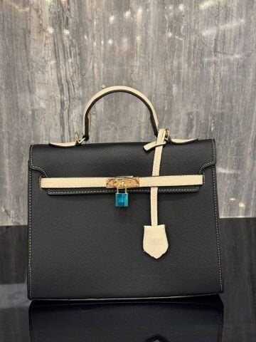 Kilit Askılı Premium Çanta