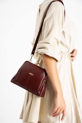 Retro Kapamalı Çapraz Çanta