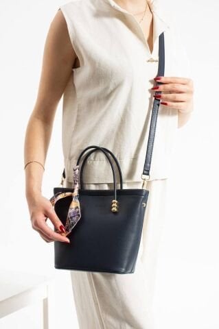 Fular Detaylı Kova Çanta